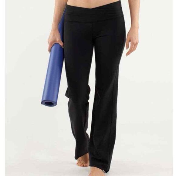 Lululemon Black Astro Crossover Waist Boot Cut Athletic Pants SZ 4 - Picture 3 of 8